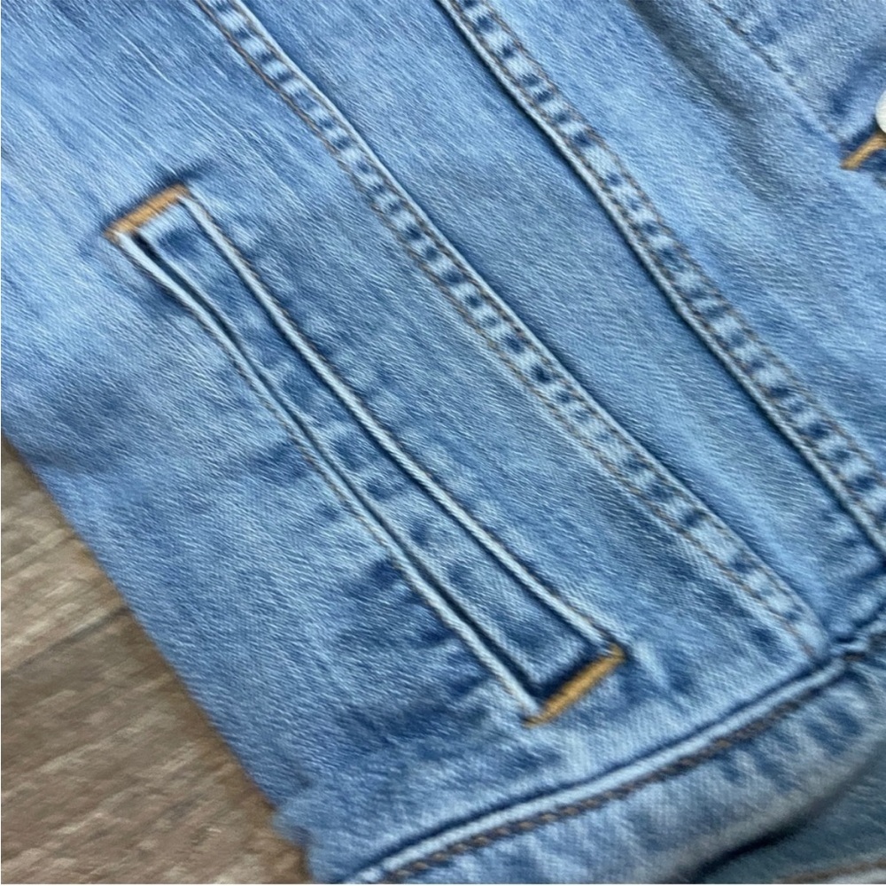 Levi’s Original Trucker Denim Jacket Women’s Small Classic Blue Wash - Picture 9 of 14